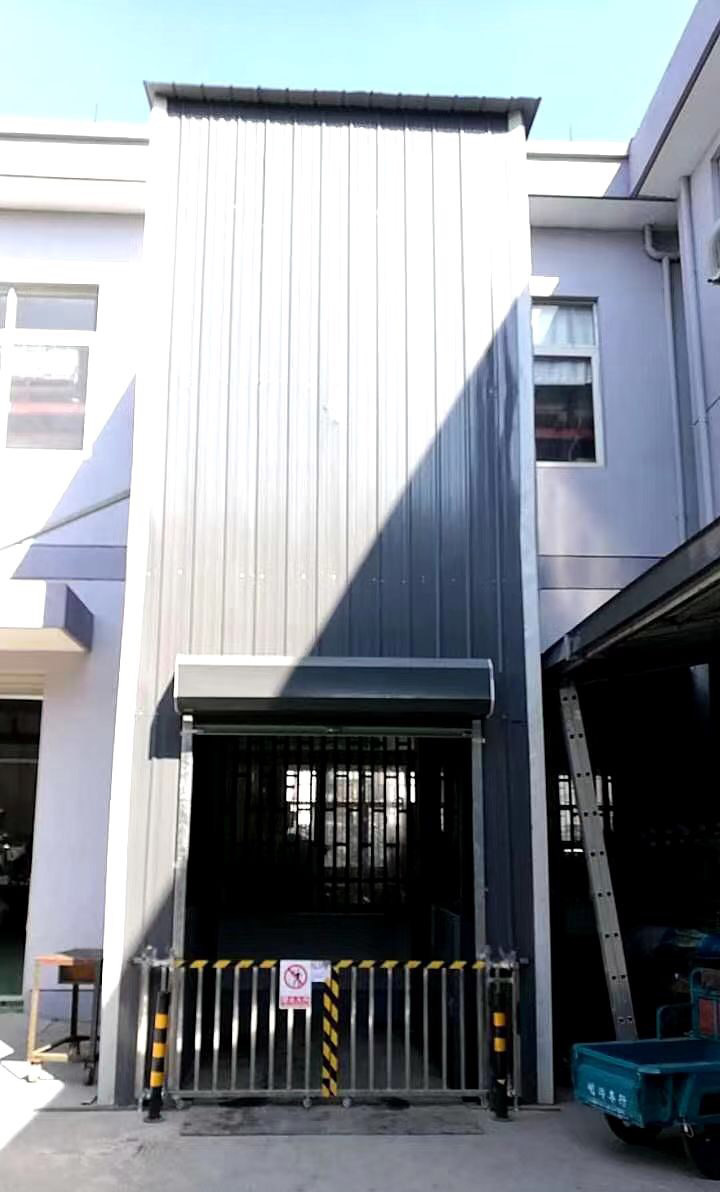 導(dǎo)軌式升降平臺